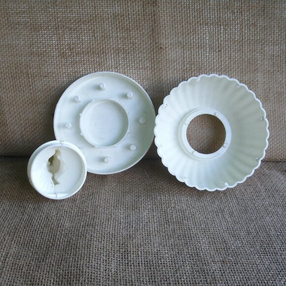 Vintage Southern Belle Plastic Sewing Caddy Figurine - Picture 9 of 16